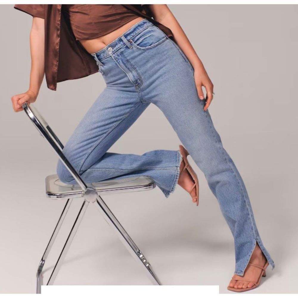 Abercrombie & Fitch Ultra High Rise 90s Straight Jeans With Vented Hem Size 27